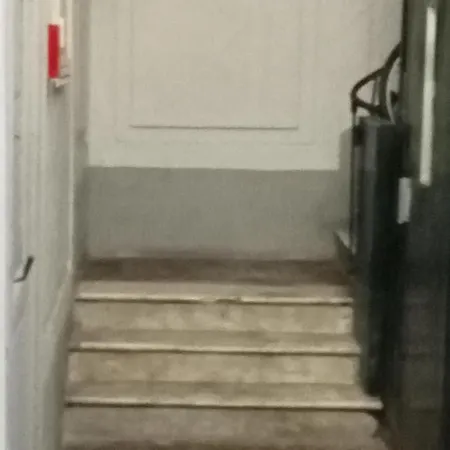 Dama Hostelbb * Неаполь