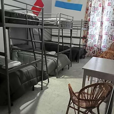 Dama Hostelbb אכסניה