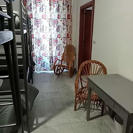 Dama Hostelbb 나폴리