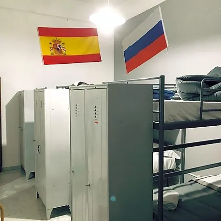 Dama Hostelbb אכסניה