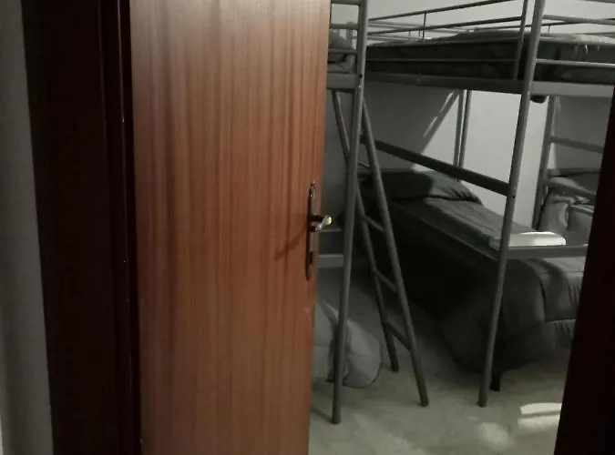 Dama Hostelbb * Неаполь