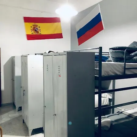 Dama Hostelbb Albergue *