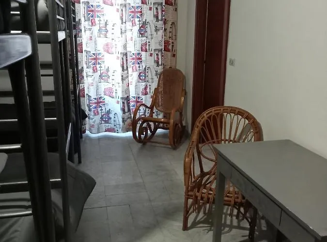 Hostal Dama Hostelbb *